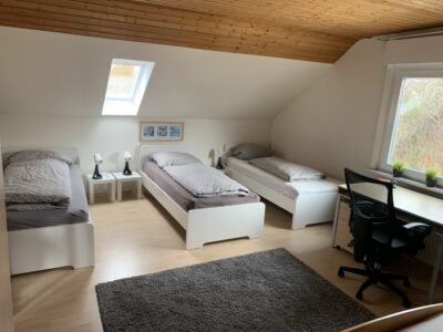 komlettes Gästehaus mit Pool und Garten
